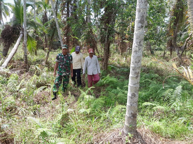 Babinsa Koramil 07/RetehLaksanakan Patroli untuk Mencegah Kebakaran
