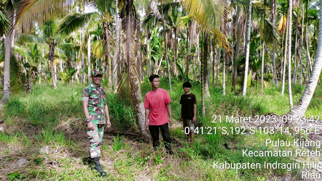 Babinsa Koramil 07/Reteh Ajak Masyarakat Untuk Peduli Terhadap Lahan dan Hutan