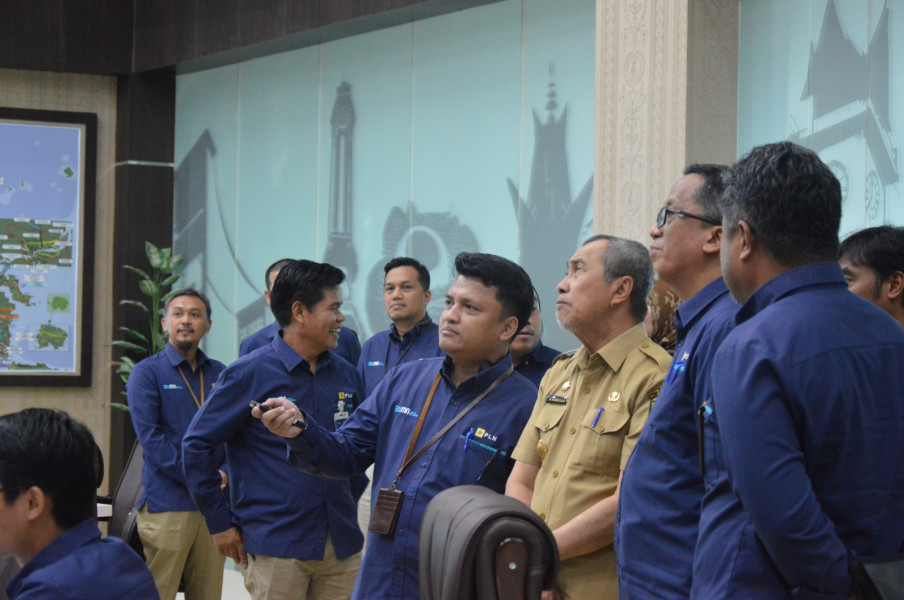 Kunjungi PLN Penyaluran dan Pusat Pengatur Beban Sumatera, Gubernur Riau Berikan Apresiasi Pengelolaan Kecukupan Pasok dan Keandalan Listrik