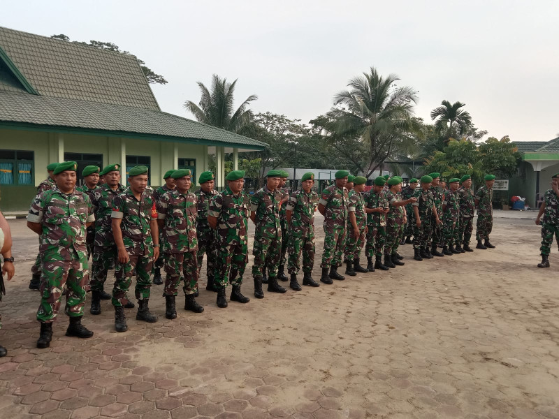 Dalam Menyemarakkan HUT TNI, Anggota Koramil 03/Tpl Lakukan Persiapan