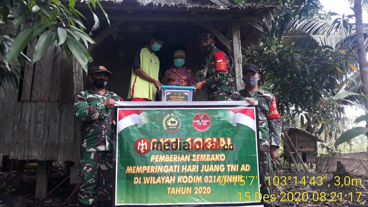 'Bersama Kita Bisa', Koramil 12/Batang Tuaka Berbagi di Hari Juang TNI-AD