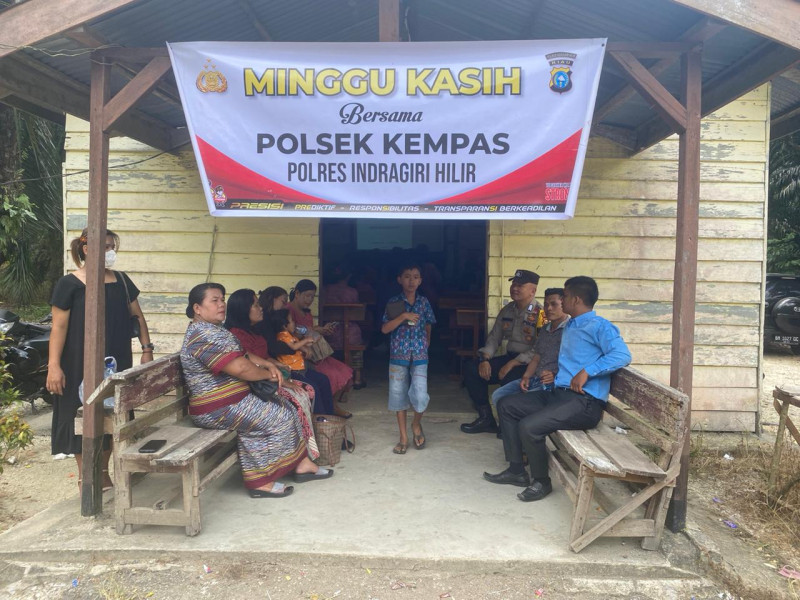 Minggu Kasih Bersama Polsek Kempas, sekaligus Berikan Pengamanan kepada Jemaat
