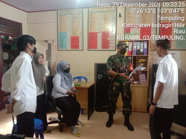Peran Aktif Babinsa 03/Tempuling Laksanakan Komsos Dengan Aparatur Pemerintahan Sungai Salak
