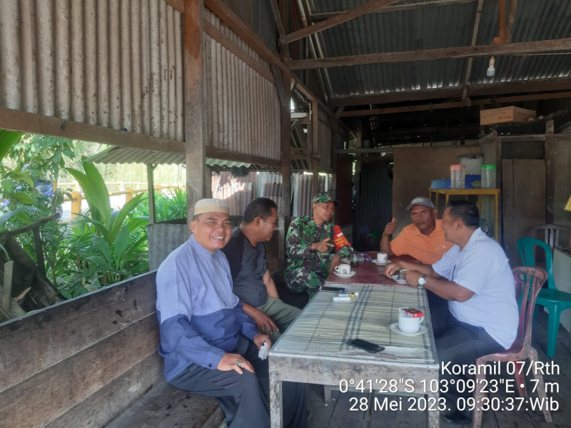 Koramil 07/Reteh Serda Ramli Berikan Informasi Kepada Masyarakat Tentang Bahaya Narkoba