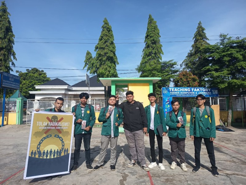 Mahasiswa UMRI Edukasi Pencegahan Radikalisme di SMK Perpajakan Riau