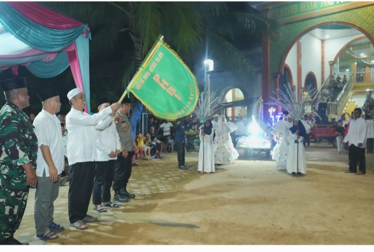 Berbeda Dari Tahun-tahun Sebelumnya, Pj.Bupati H.Herman SE.MT Melepas Pawai Takbir Idul Adha 1445 H di Pulau Kijang Kec.Reteh