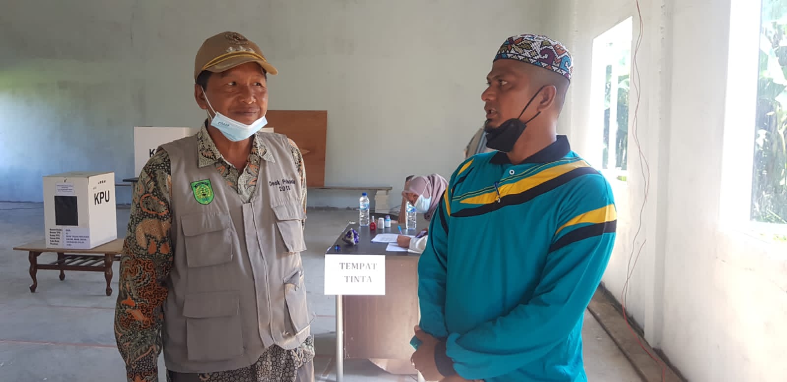 Pastikan Berjalan Aman dan Lancar, Camat GAS Tinjau Pilkades di Teluk Pantai dan Kuala Gaung