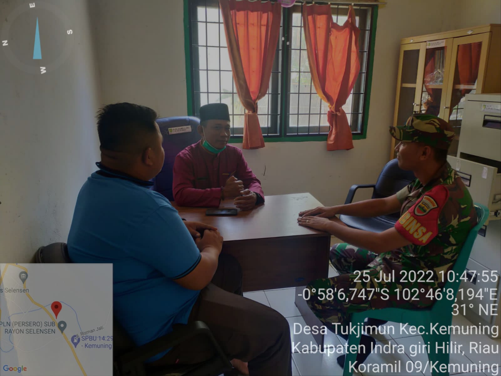 Melalui Komsos, Sertu Angga W Laksmana Jalin Hubungan Baik Bersama Warga