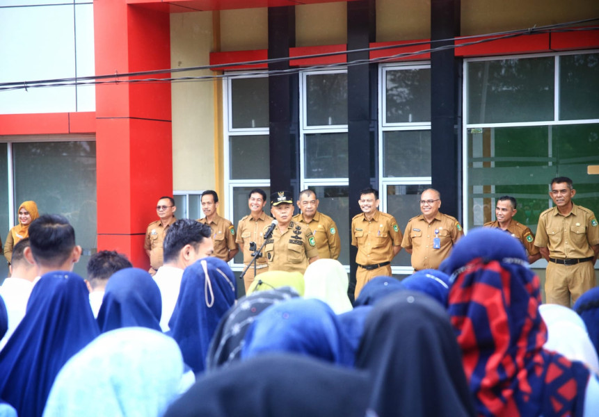 Plt Bupati Asmar Apel Bersama Seluruh Staf RSUD Meranti