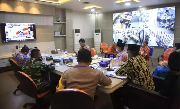 Video Conference Bersama Gubri, Bupati Siak  Laporkan Update Kebijakan Penanganan Covid-19