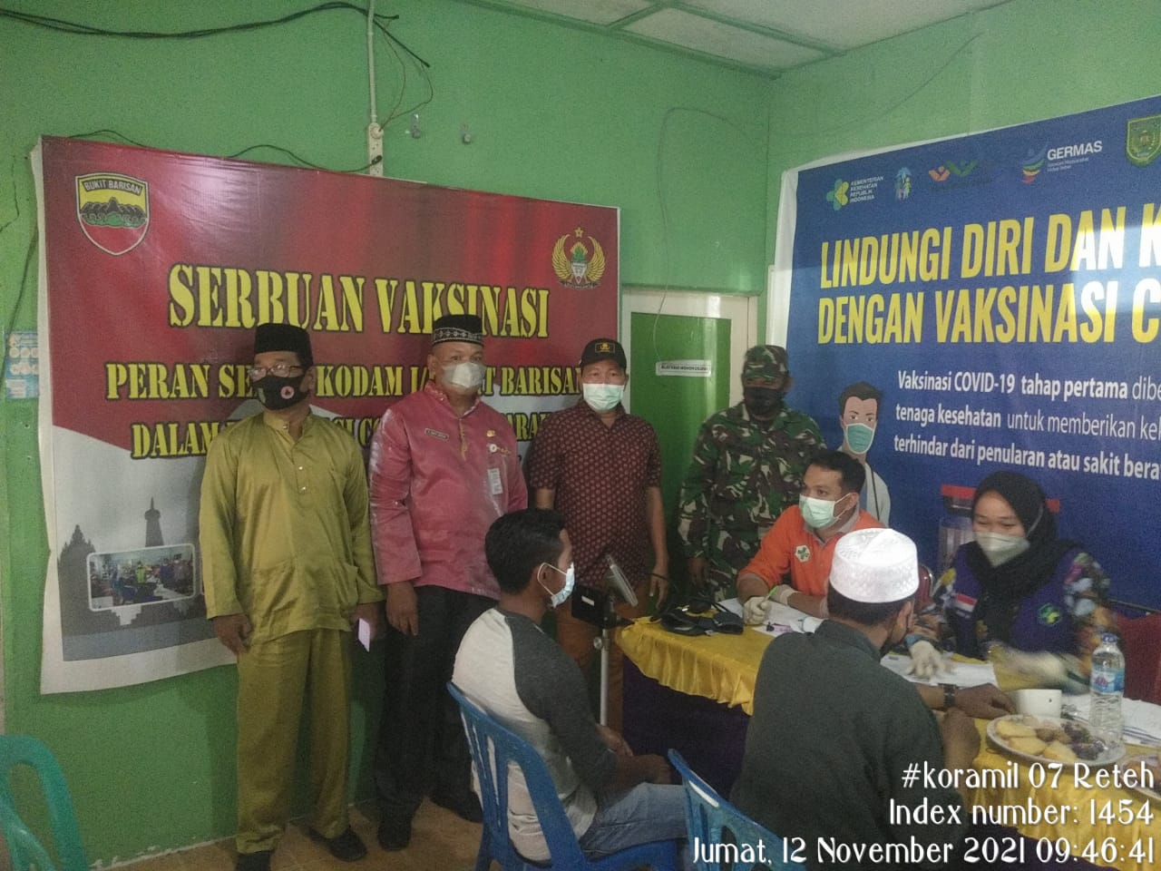 Pelda Doni Akmal Dampingi Vaksinasi di Pulau Kijang