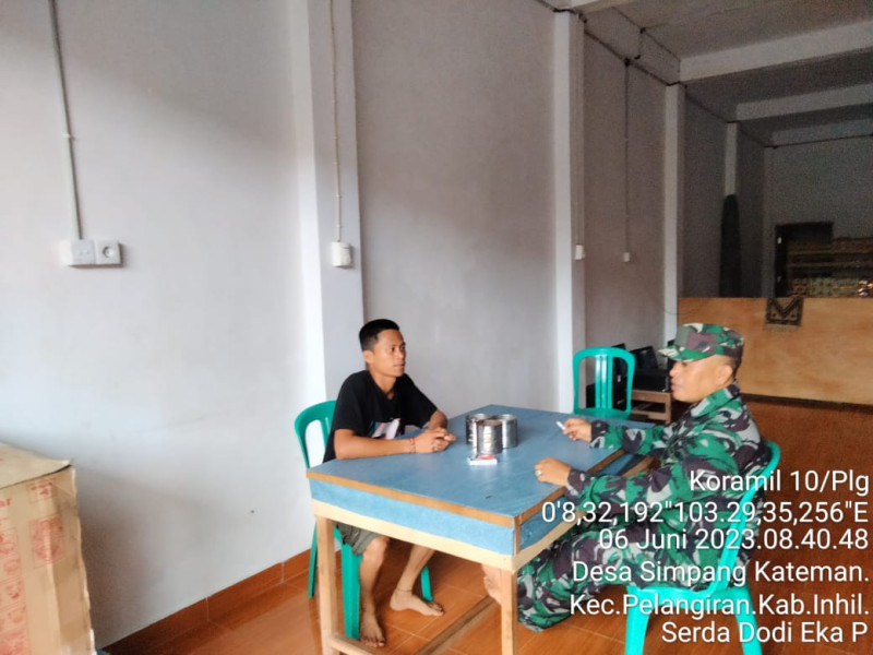 Babinsa Koramil 10/Pelangiran Ciptakan Komunikasi di Tengah-tengah Masyarakat