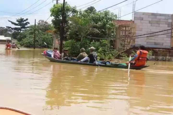 Awas! Hujan Besar Terus Mengguyur, Tinggi Muka Air Citarum Naik