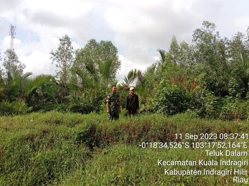 Babinsa Koramil 04/Kuindra Patroli dan Sosialisasi Karlahut Guna Kenyamanan Lingkungan