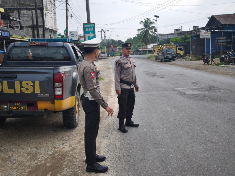 Hadir di Tengah Warga, Polsek Kemuning Rajut Rasa Aman Lewat Patroli Humanis