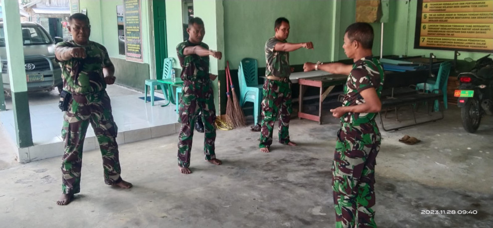 Danramil 03/Tpl Turun Untuk Membina Bela Diri Taktis Kepada Anggota Koramil
