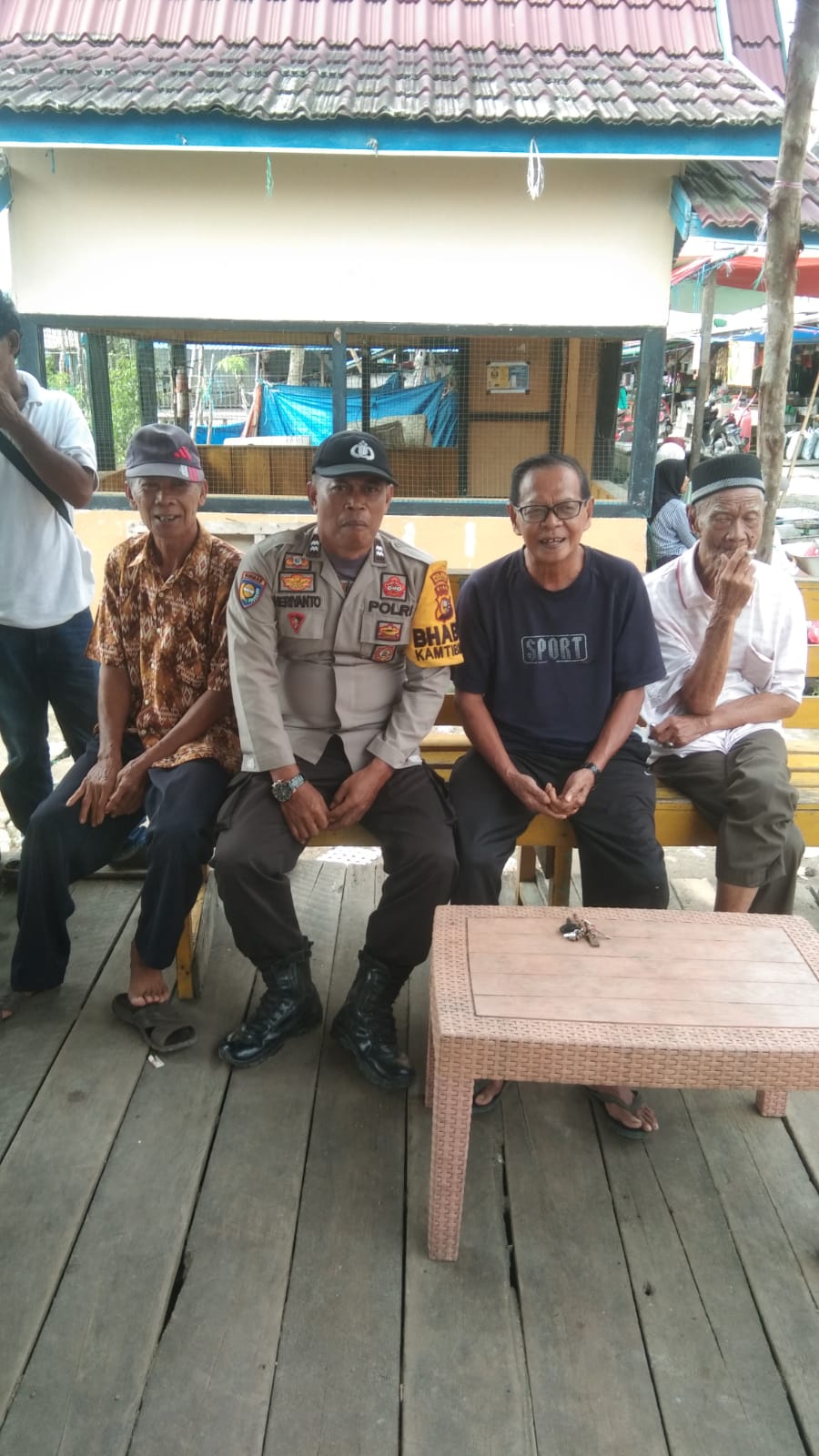 Bhabinkamtibmas Desa Teluk Merbau Aiptu Heriyanto Rutin Laksanakan Sambang Warga