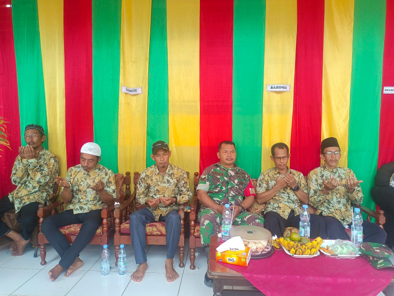 Hadiri Pelepasan Peserta Didik Kelas IX MTs Nabdatus Sibhyan Desa Teluk Kiambang, Ini Pesan Babinsa