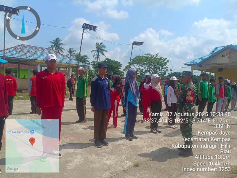 Serka N. Sipayung, Babinsa Koramil 03/Tempuling, Melatih Paskibraka untuk Mengibarkan Sang Merah Putih dengan Bangga dan Tangguh