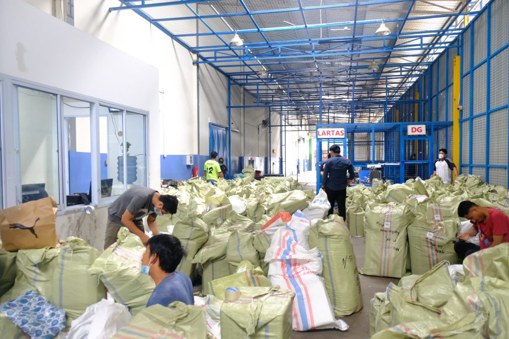 Akhir Tahun, Bea Cukai Batam Telah Layani Penyelesaian 4,8 Juta Barang Kiriman