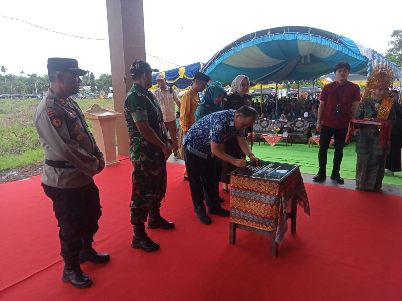 Komandan Kodim 0314/Inhil Hadiri Peresmian Kantor Camat Tempuling