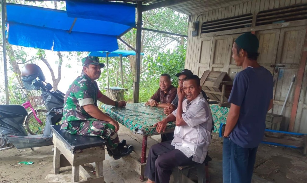 Babinsa Koramil 03/Tpl Bersama Tomas dan Toga Bahas Agenda Gotong Royong Pembersihan TPU