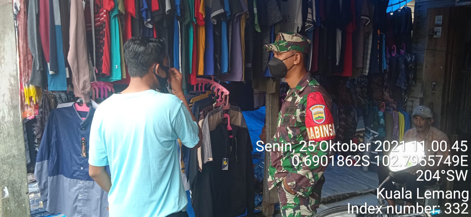 Peduli Protkes di Pasar Tradisional, Serda Angga W Laksamana Rutin  Lakukan Pemantauan