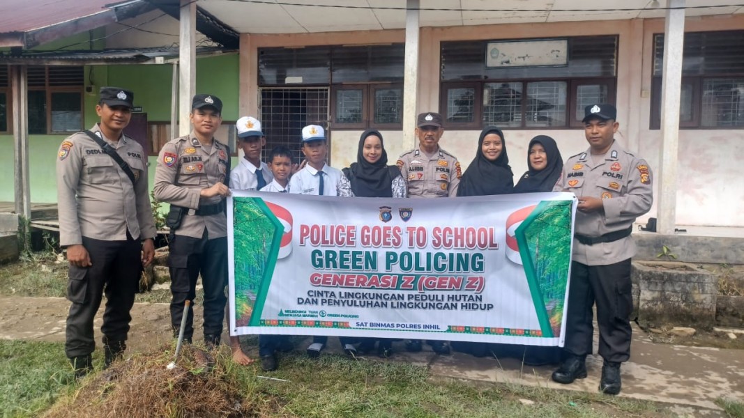 Polres Indragiri Hilir Gelar Program Green Policing dan Penyuluhan Gen Z Cinta Lingkungan di SMP Negeri 1 Tembilahan