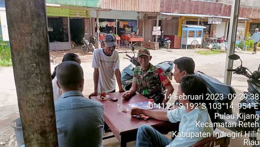 Saling Memberikan Informasi dan Menjaga Keamanan Desa Bersama Kopda Bobi Ariyanto