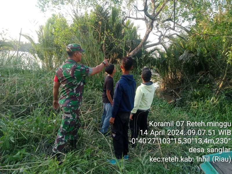 Babinsa Serda Johansah Berikan Himbauan Agar Tidak Membakar Lahan