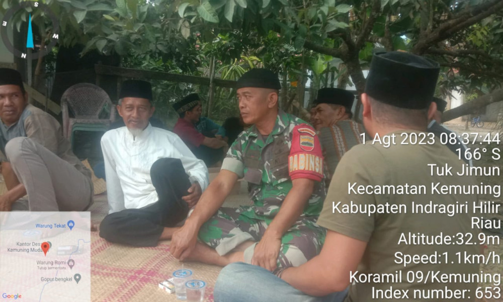 Babinsa Koramil 09/Kemuning Melayat di Salah Satu Rumah Warga