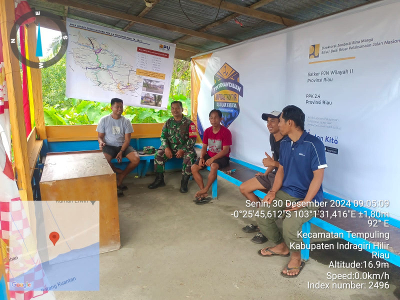 Babinsa Koramil 03/Tpl Serka N. Sipayung Laksanakan Komsos Dengan Tokoh Pemuda