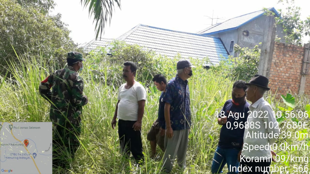 Ingatkan Warga Untuk Selalu Membersihkan Lahan dan Hutan Oleh Babinsa Koramil 09/Kemuning