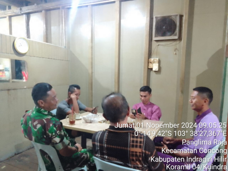 Jelang Pilkada, Babinsa Koramil 04/Kuindra Upayakan Situasi Kamtibmas di Desa Binaan