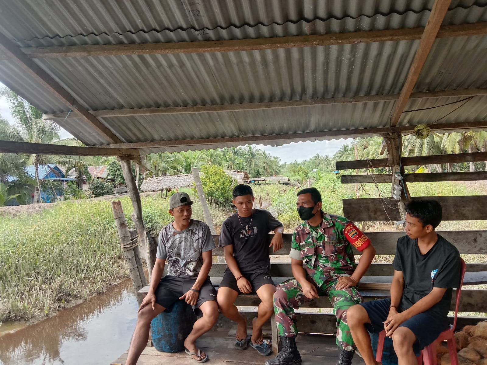 Persiapan Menjelang 17 Agustus, Babinsa Koramil 04/Kuindra Tetap Laksanakan Komsos