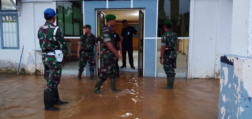 Siaga Luapan Air Sungai Indragiri, Kodim 0314/Inhil Bersama BPBD Lakukan Patroli