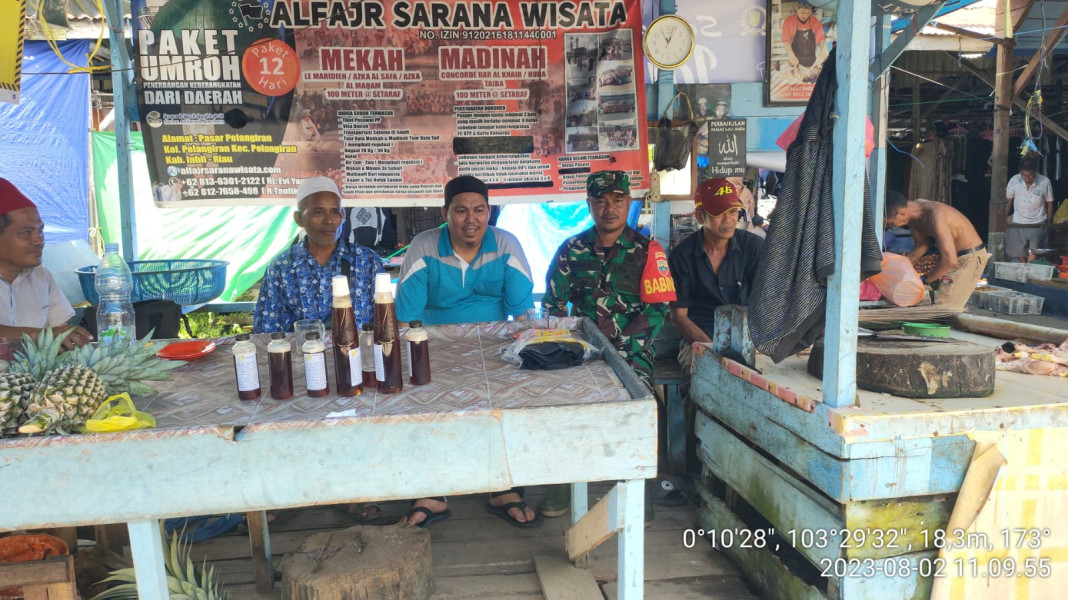 Kedekatan Babinsa Koramil 10/Pelangiran Dengan Warga Terus Lakukan Interaksi Agar Terjalinnya Silaturahmi Yang Baik