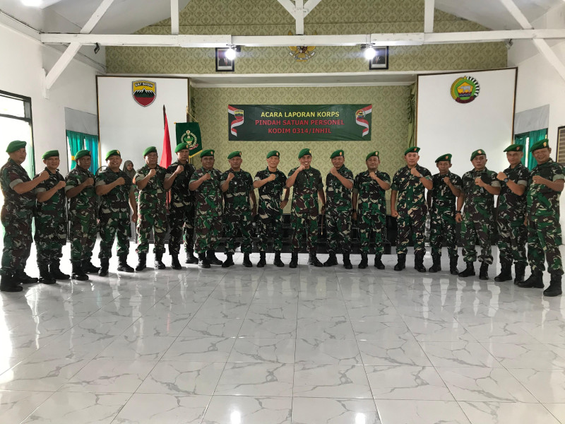 Serah Terima Jabatan Danramil 04/Kdr Kodim 0314/Inhil Kapten Arh Sugiyono ke Kapten Czi John Kenedi