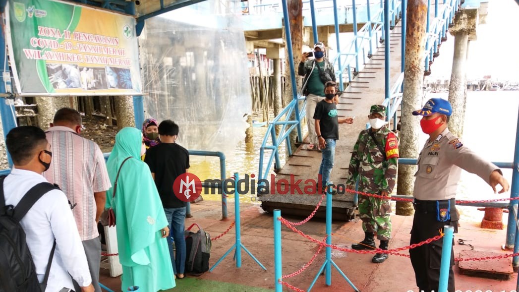 Antisipasi Penumpang Jelang Lebaran, Koramil 02/Tanah Merah Laksanakan Pam di Pelabuhan 