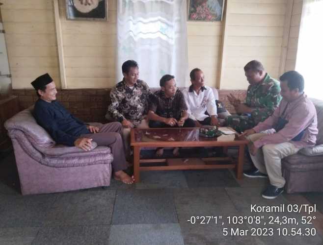 Anjangsana, Babinsa 03/Tpl Sambangi Tokoh Agama