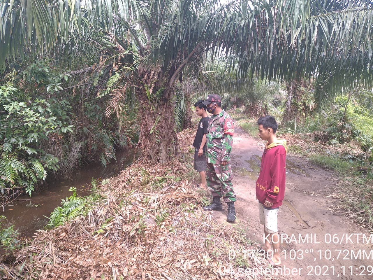 Patroli dan Pemantauan Wilayah dari Karlahut Dilakukan Babinsa Koramil 06/Kateman