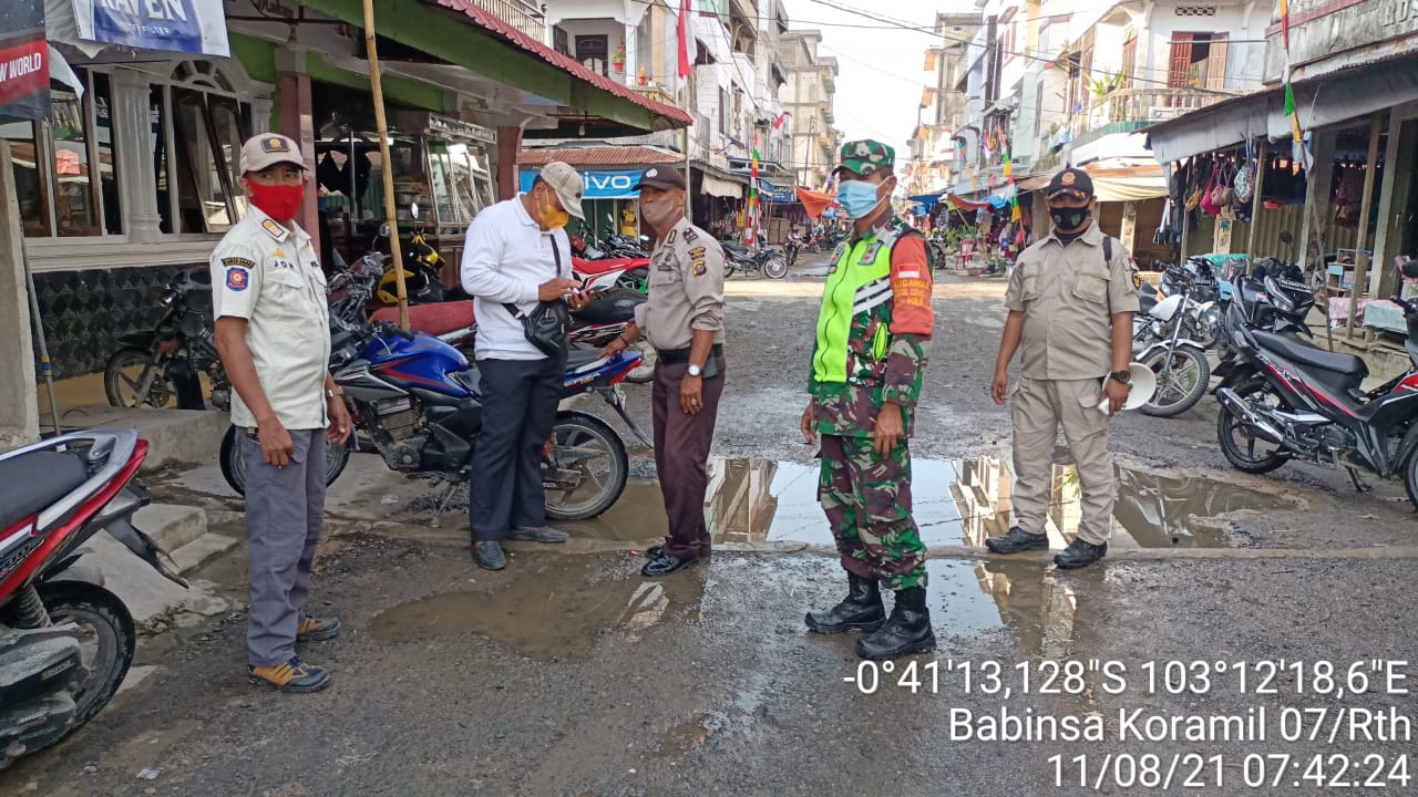 Tak Pernah Lelah, Personil Koramil 07/Reteh dan Satgas Covid-19 Rutin Lakukan Penegakan Protkes