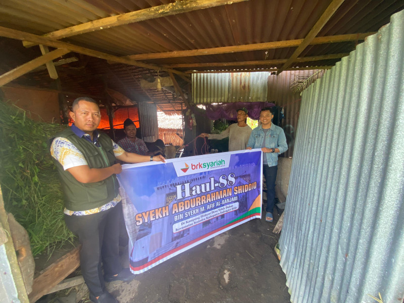 Kepala Desa Teluk Dalam Mengucapkan Terima Kasih kepada Bank Riau Kepri Syariah atas Bantuan Sapi pada Haul Syekh Abdurrahman Shiddiq ke-88