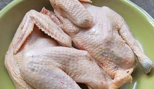 Awal Pekan ini Harga Daging Ayam Kampung di Pekanbaru Anjlok
