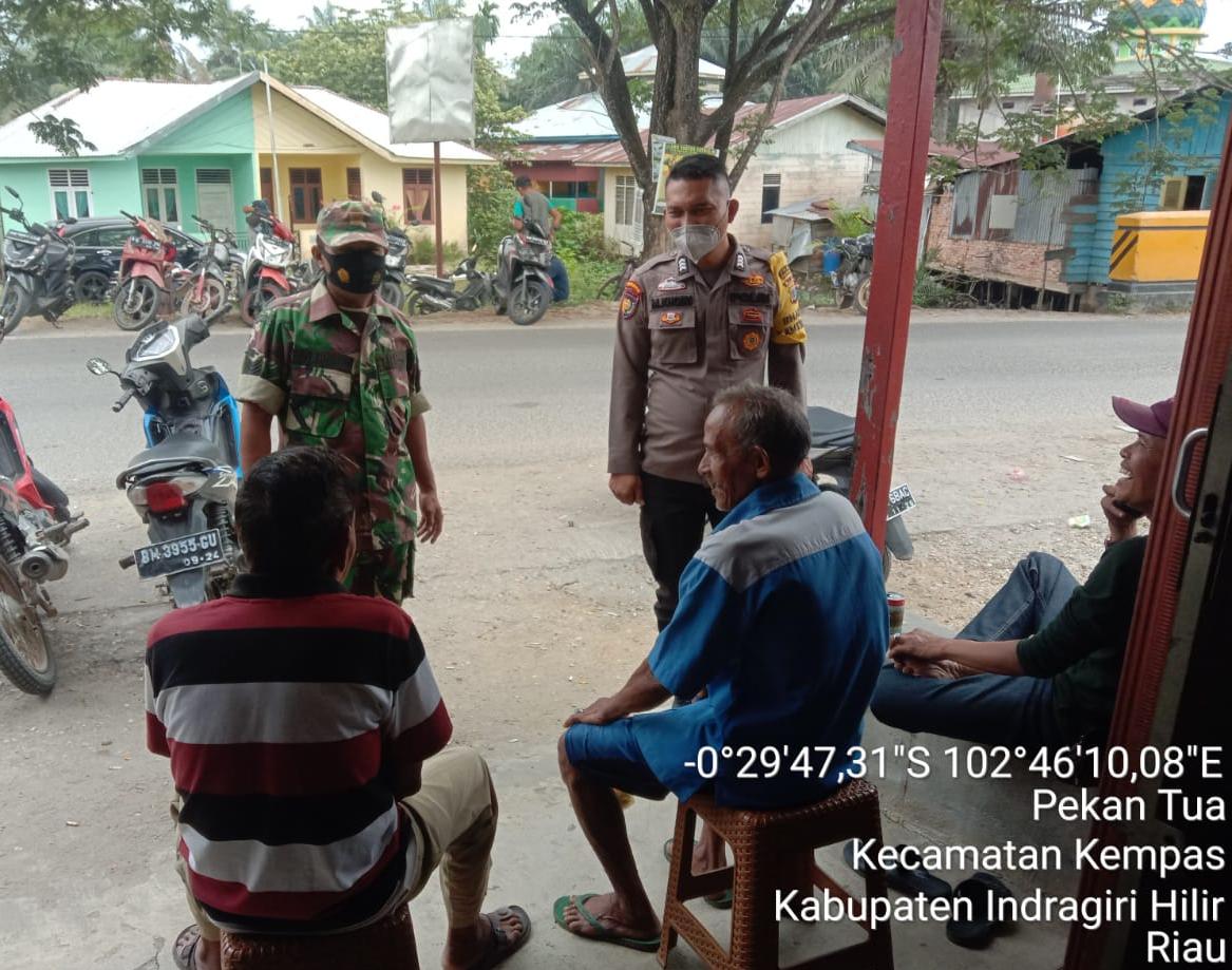 Adakan Komsos, Sinergitas Terus di Bangun Babinsa 03/Tempuling dan Bhabinkamtibmas di Wilayah