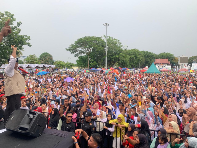 Membludak, Kampanye Akbar Yusri-Rinto Dihadiri Puluhan Ribu Massa Membludak, Kampanye Akbar Yusri-Rinto Dihadiri Puluhan Ribu Massa