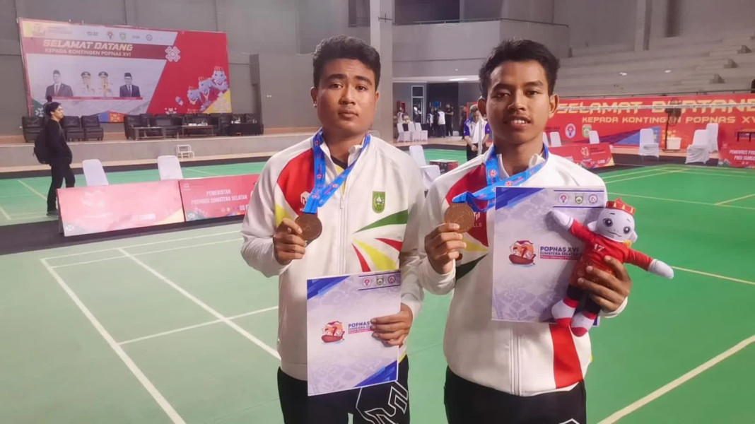 Tak Berhenti Ukir Prestasi, Reno dan Fadil Raih Perunggu Ganda Taruna Putra Bulutangkis POPNAS Palembang