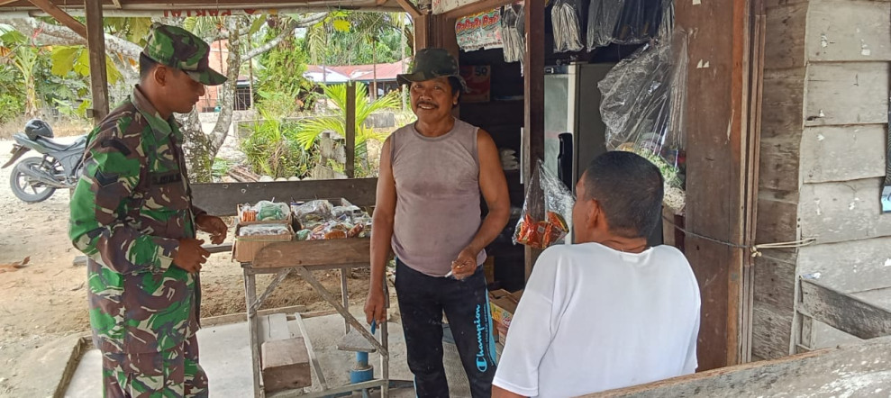 Silaturahmi Di Desa Oleh Babinsa Koramil 09/Kemuning