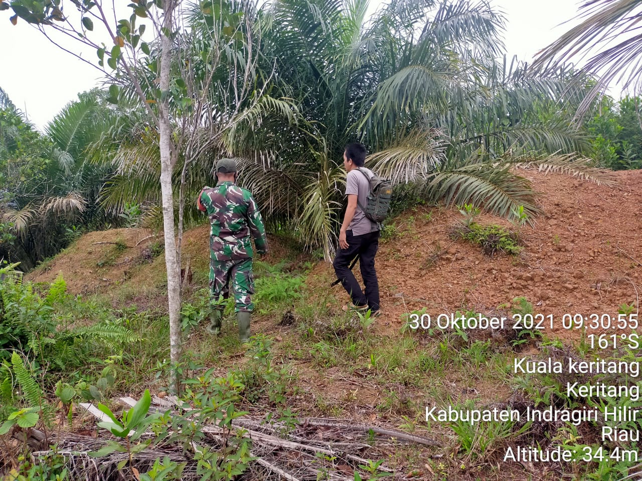 Himbauan untuk Tidak Membuka Lahan dengan Membakar Terus Diberikan Babinsa Koramil 09/Kemuning