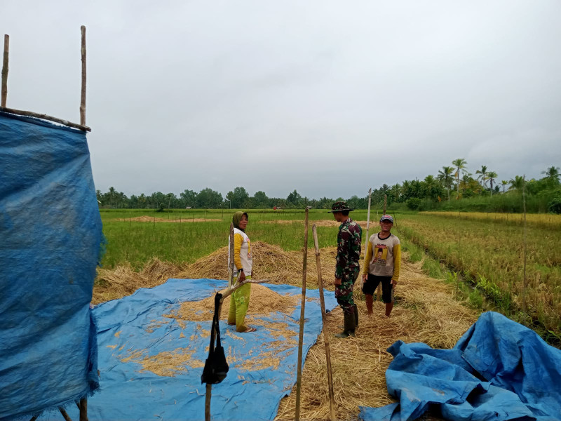 Babinsa Pratu Salman Laksanakan Binter di Binaan Guna Jalin Silaturahmi Antar Sesama